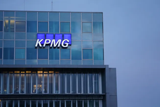 KPMG 智能体工具获安全与可靠性认证，AI 风险持续攀升